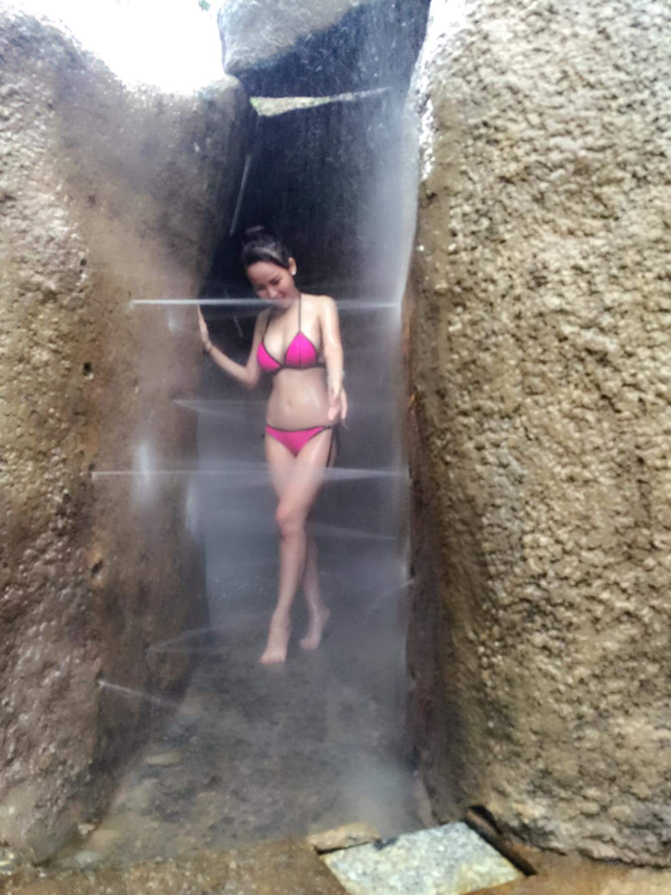 JoJo Trần tắm bùn và hậu trường chụp ảnh cực sexy